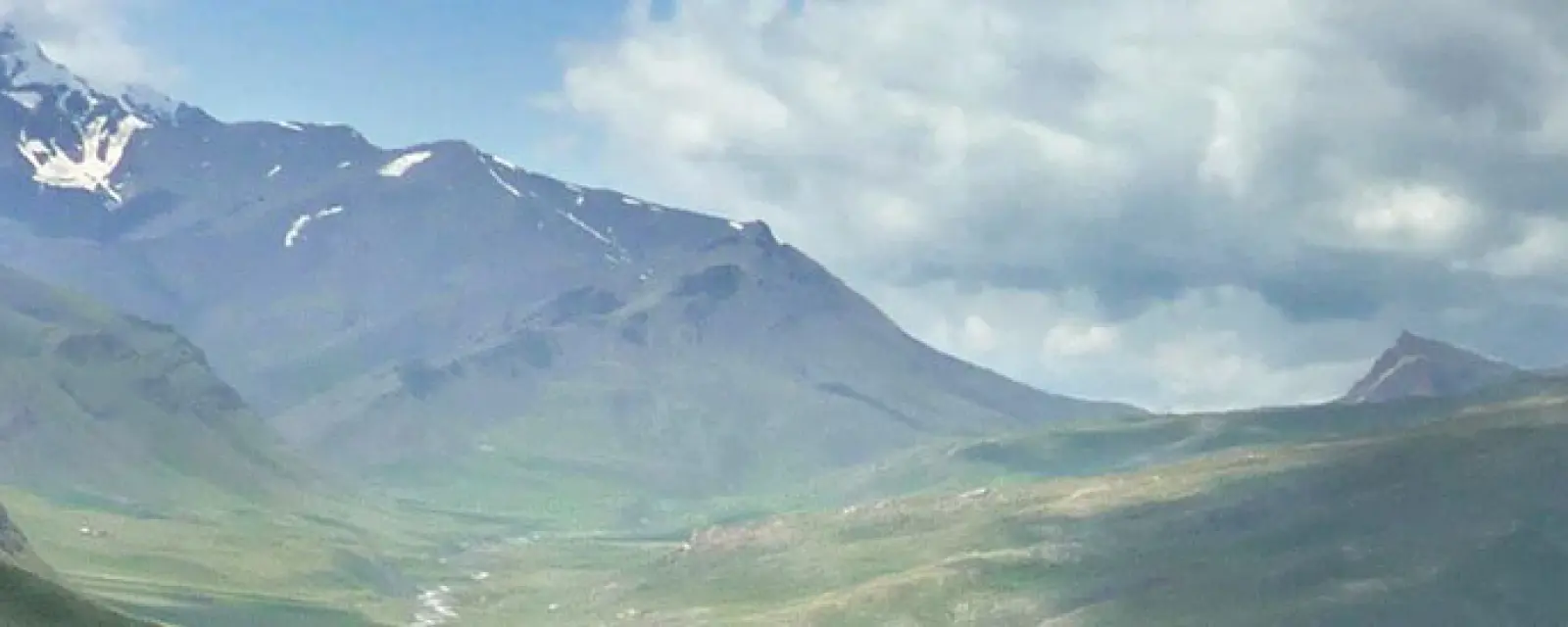 Azerbaijan — ảnh minh hoạ cho bài Azerbaijan — Nơi ngành dầu mỏ thế giới bắt đầu, và nước láng giềng có luật quốc tịch ngược hẳn Armenia