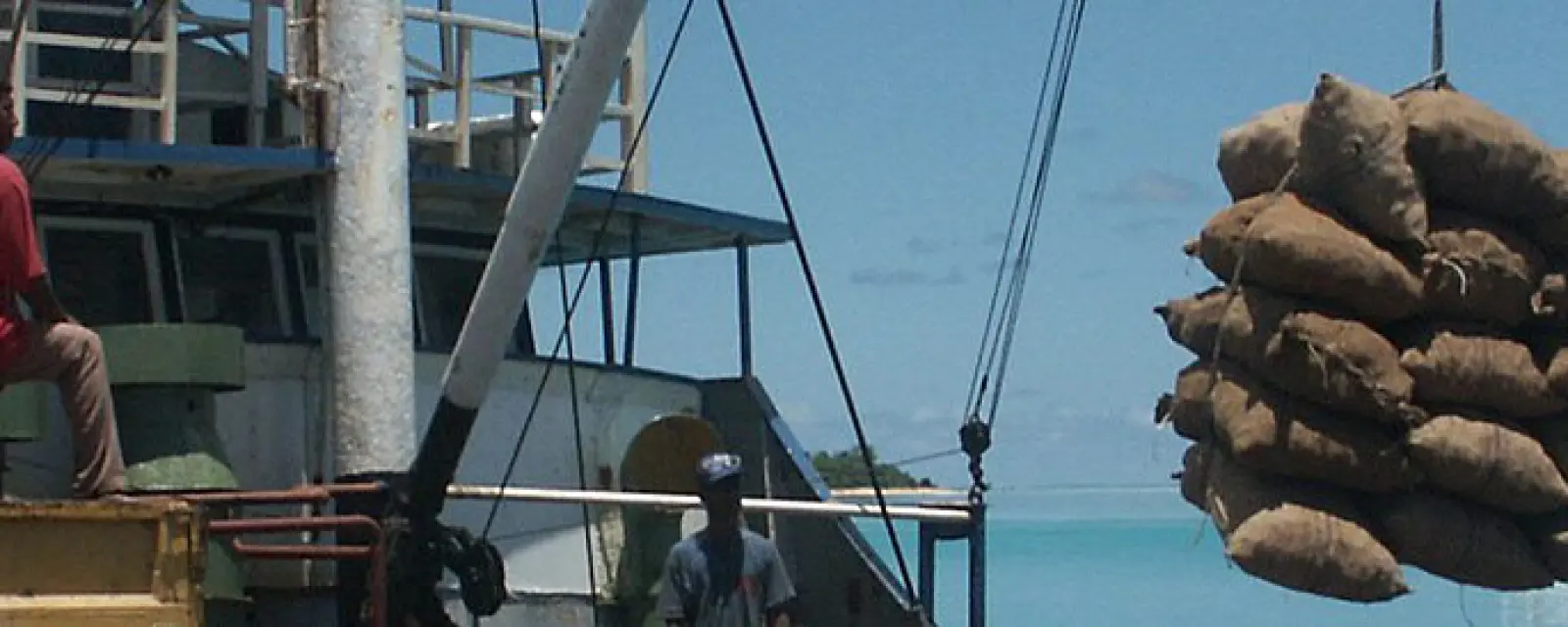 Kiribati — ảnh minh hoạ cho bài Kiribati — Vụ kiện định hình luật tị nạn khí hậu, và quỹ phosphate sống sót nơi Nauru thất bại