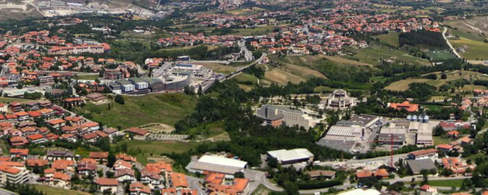 San Marino — ảnh minh hoạ cho bài San Marino — cộng hoà cổ nhất thế giới, nằm trong lòng nước Ý nhưng ngoài EU