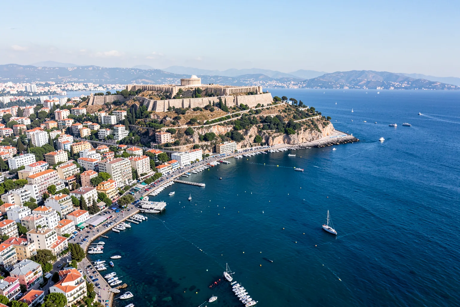 Ảnh minh hoạ: Greece Golden Visa 2025: Phê duyệt tăng gấp đôi, nhưng ứng dụng mới giảm 25%